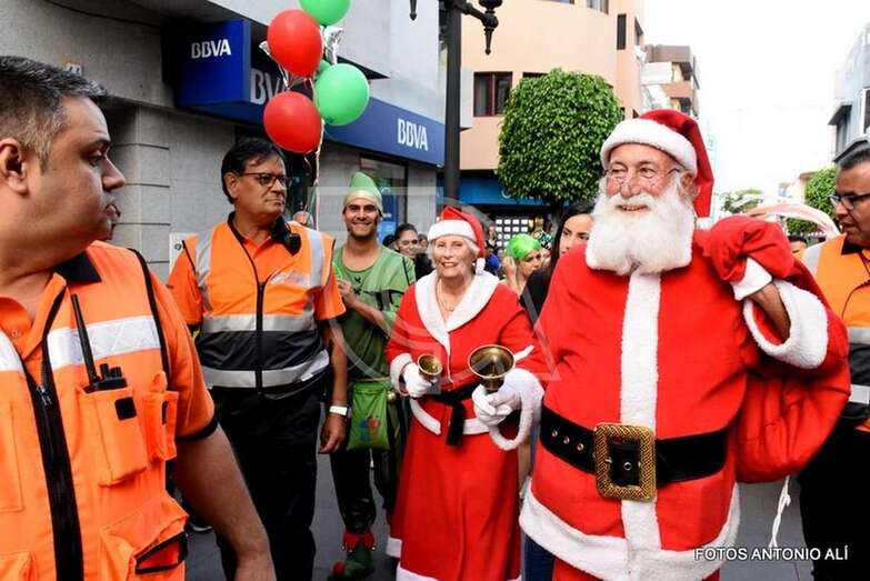 Papá y Mamá Noel durante una visita a Telde (Foto TA)